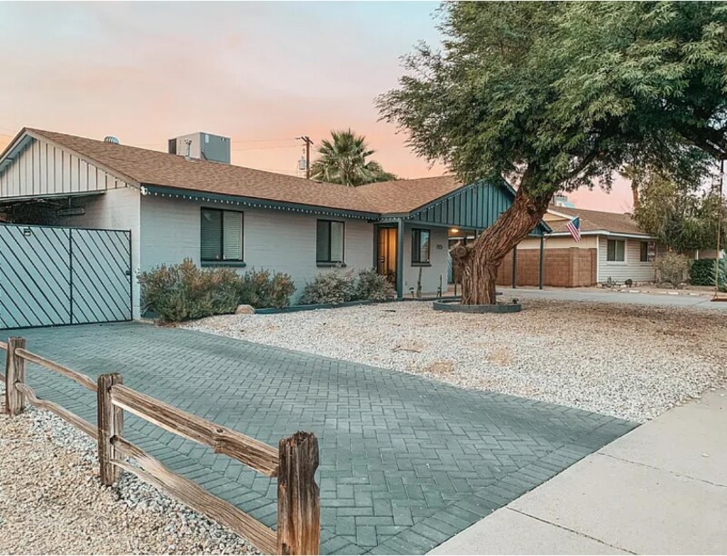 Building Photo - 715 E Cavalier Dr