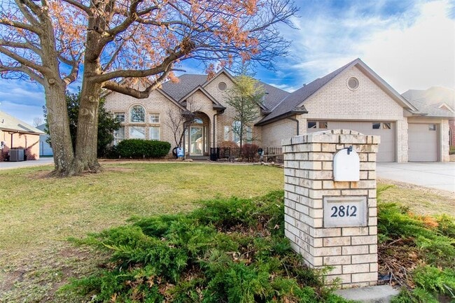 Building Photo - 2812 SW 109th St