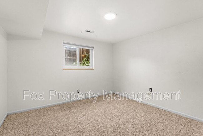 Building Photo - 1558 Greenbriar Blvd