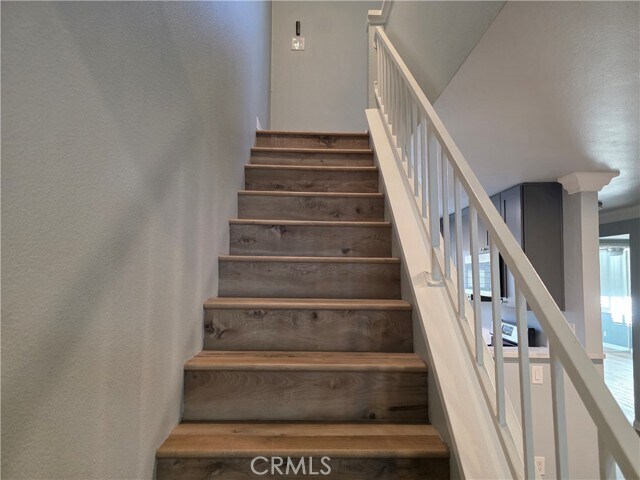 Building Photo - 5525 Canoga Ave