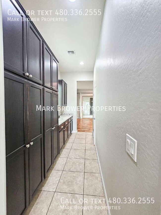 Building Photo - 3345 E Indigo St