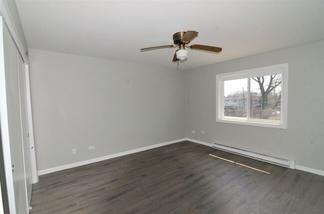 Building Photo - Newly Remodeled 1 Bedroom in Quiet Location
