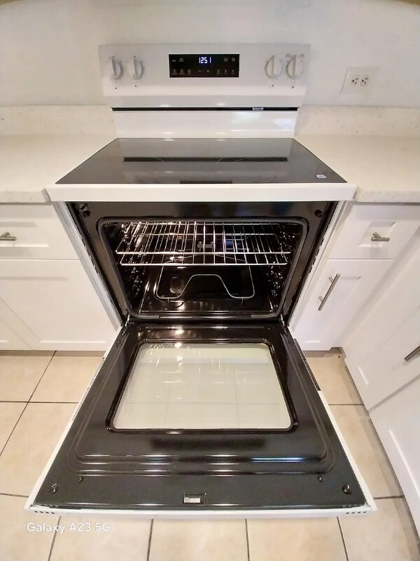 Building Photo - 8950 Colonnades Ct E