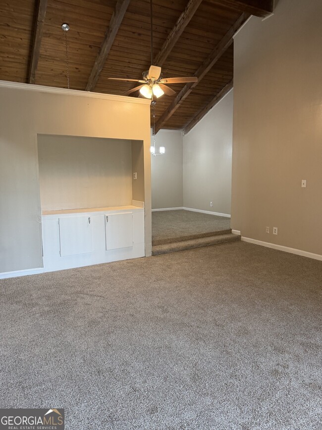 Building Photo - 3575 Oakvale Rd