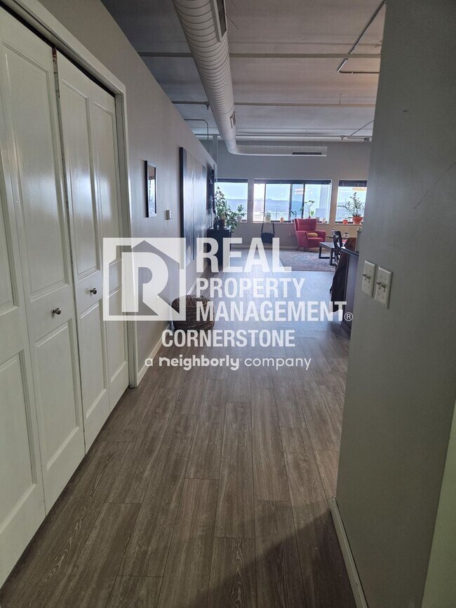 Building Photo - 125 S Kalamazoo Mall