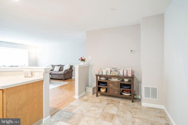 Building Photo - 5404 Drawbridge Ct
