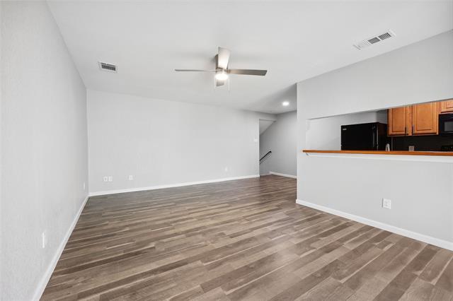 Building Photo - 526 E Avenue J