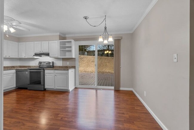 Building Photo - 3 Bedroom House in Cape