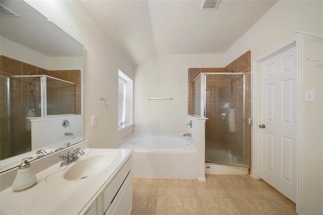 Building Photo - 14411 Dakota Bend Dr