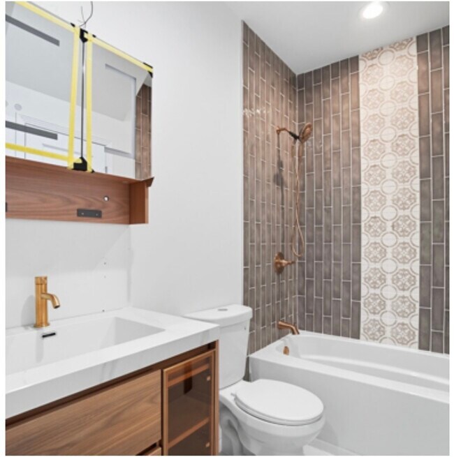 Building Photo - 408 St Clair Ave