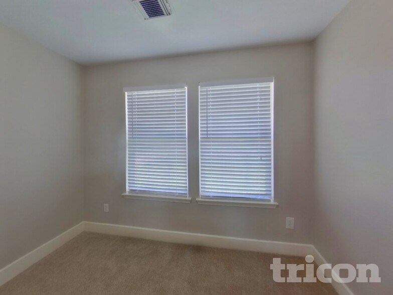 Building Photo - 17023 Morning Star Ave