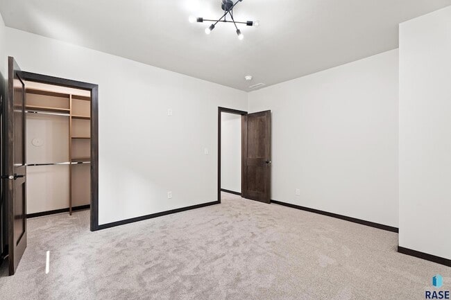 Building Photo - 1109 S Foss Ave