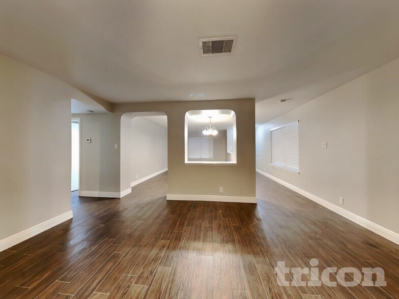 Building Photo - 14727 Bending Point