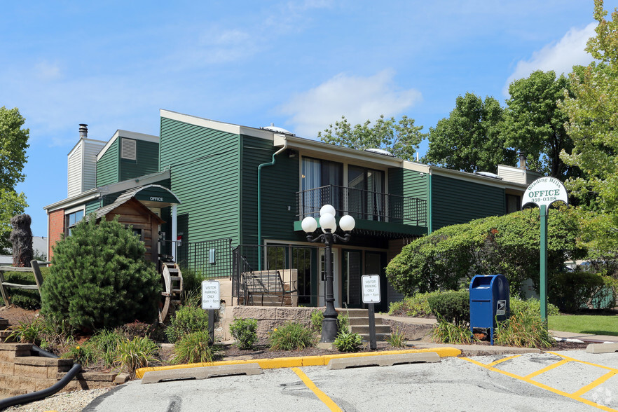 Primary Photo - Winding Hills Apartments