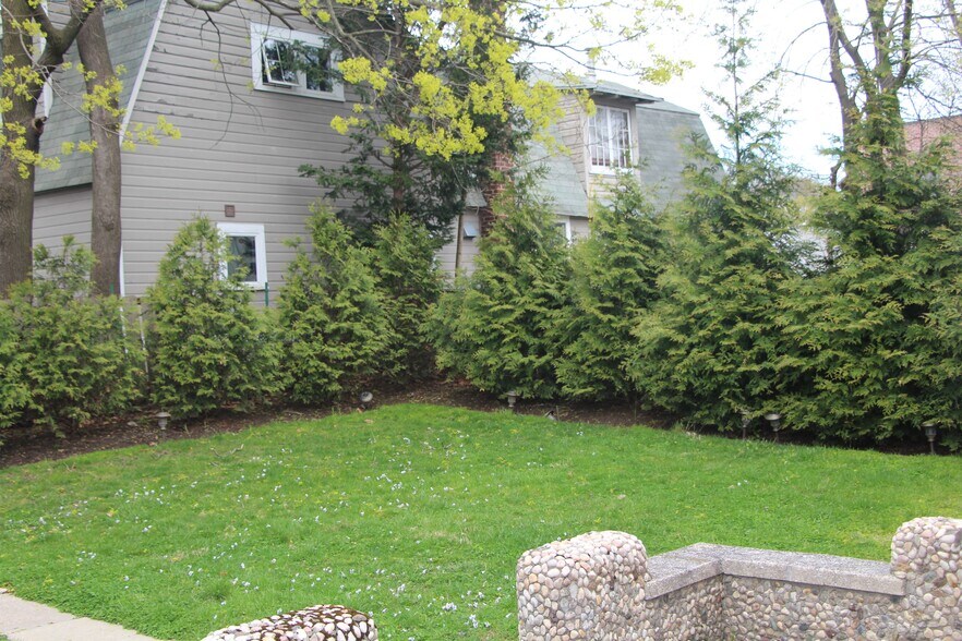 Building Photo - 32 Edgewood Ave