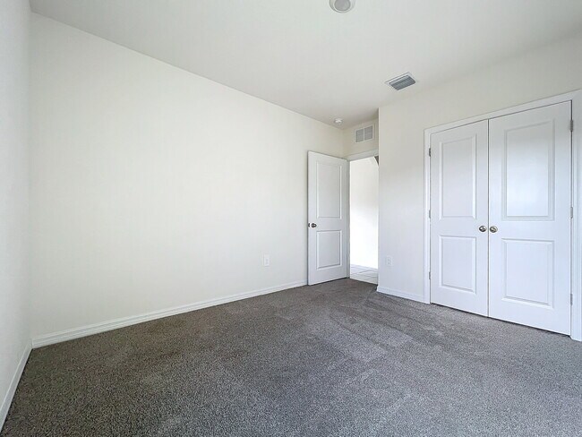Building Photo - 12744 Lateral Root Dr