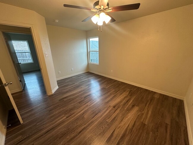 Building Photo - AVAILABLE Now! *MORE PHOTOS COMING SOON*