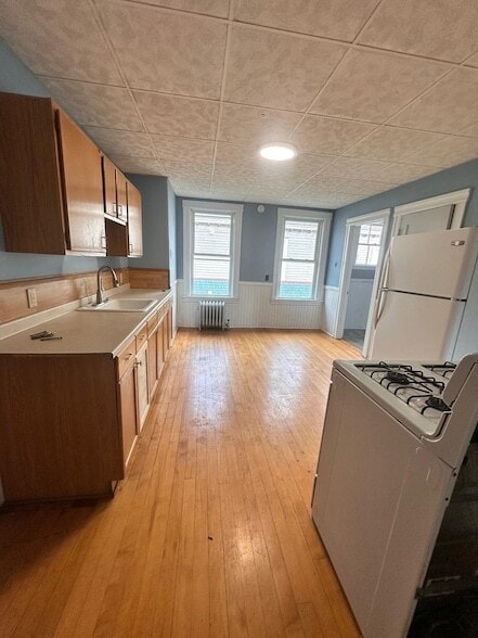 Building Photo - 144 Elm St