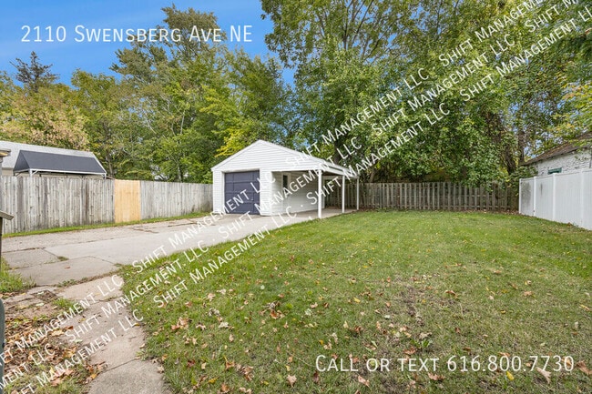 Building Photo - 2110 Swensberg Ave NE