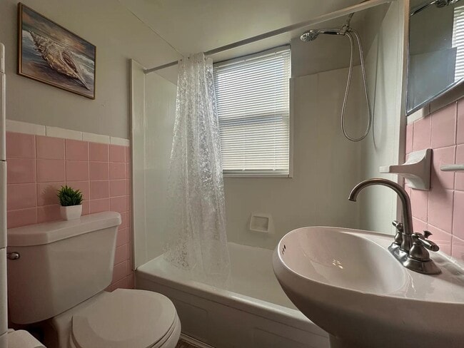 Building Photo - 4525 Lardner St