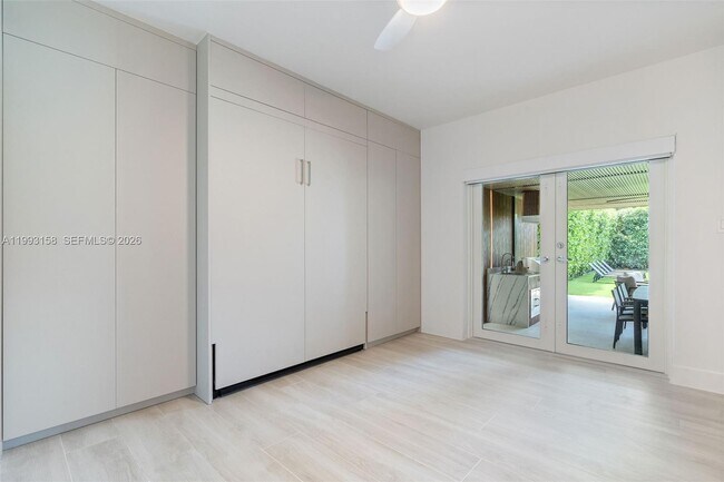 Building Photo - 634 W 47th St