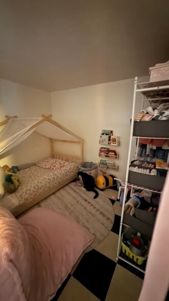 Building Photo - 35 Ford St