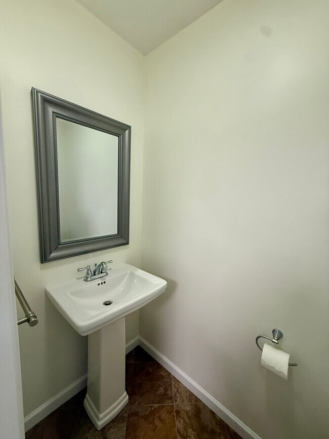 Building Photo - 507 Glendale Dr