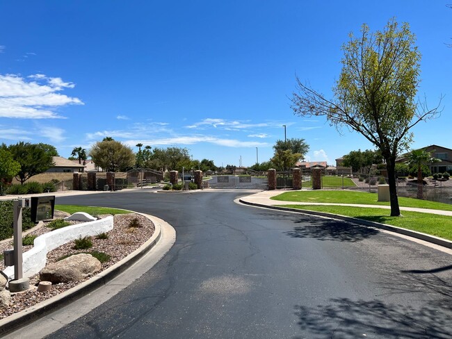 Building Photo - Waterfront home in gated community