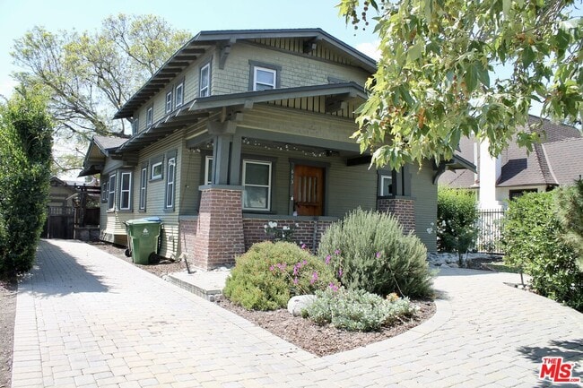 Building Photo - 613 N Lucerne Blvd