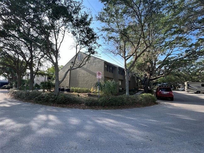 Building Photo - 3009 W Grovewood Ct