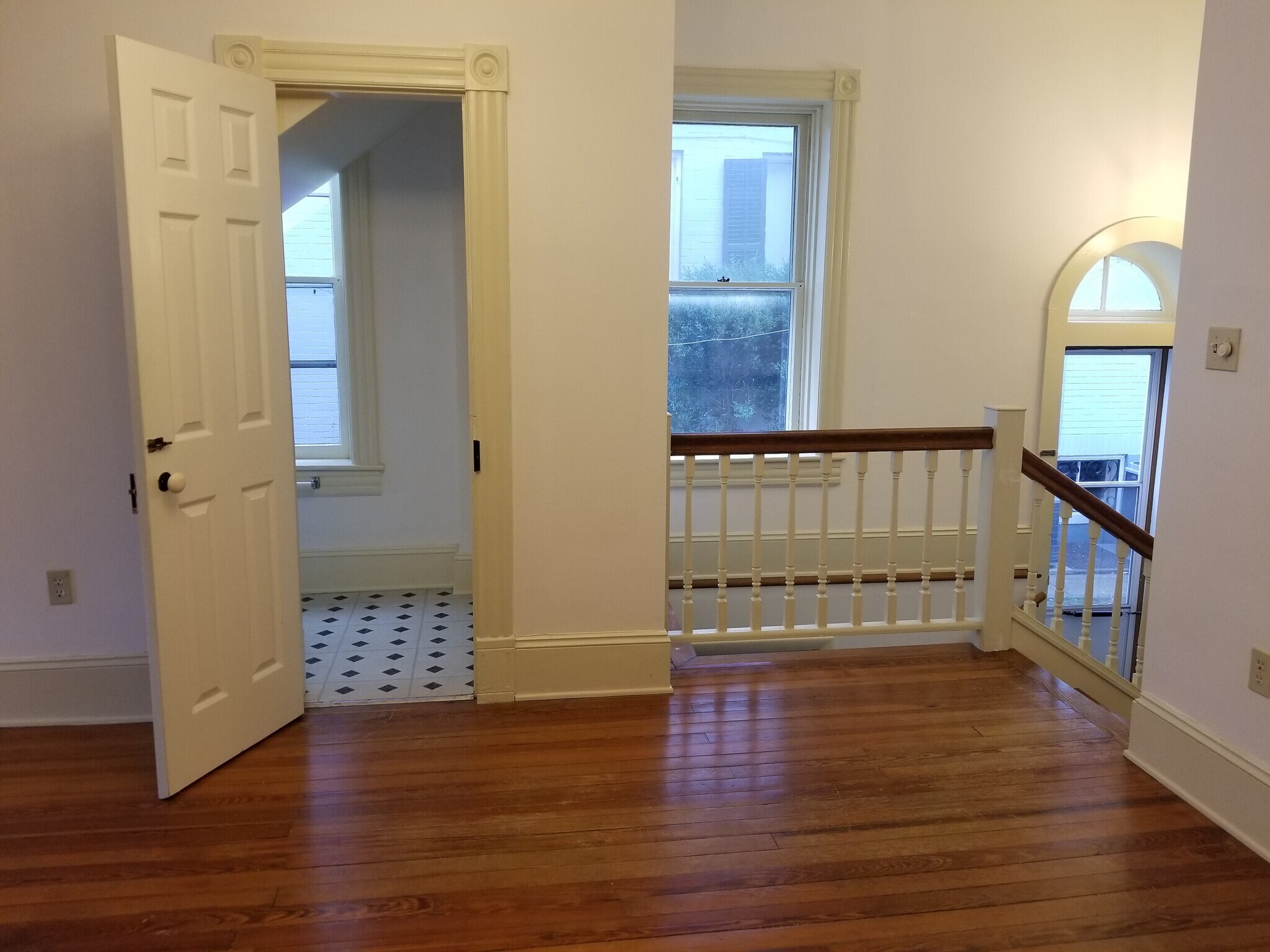 Building Photo - 125 Peyton St