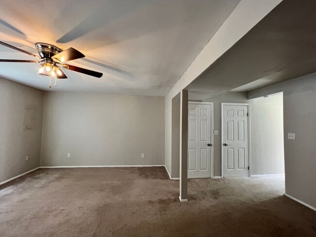 Building Photo - 3 bedroom Townhome in Portsmouth
