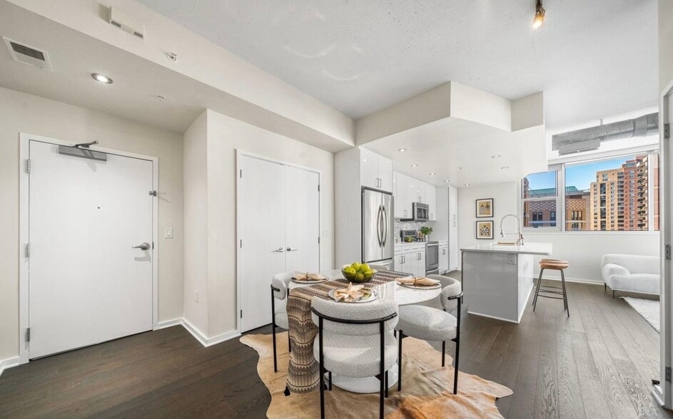 Building Photo - 3409 Wilson Blvd