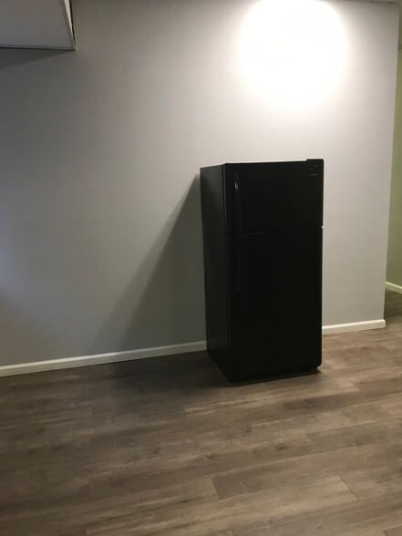 Building Photo - 464 Pratt St Ext