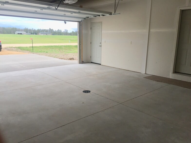 Garage - 12187 Firefly Rd