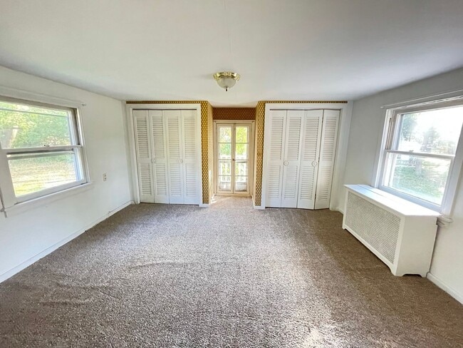 Building Photo - Two-Bedroom House