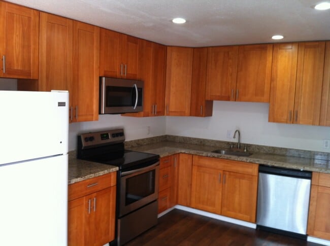 Building Photo - 917 142nd Ave SE