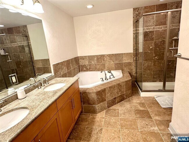 Building Photo - 2308 The Plaza