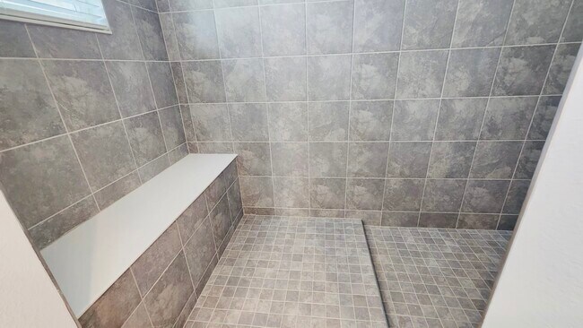 Primary Bench - 1427 Brentwood Dr