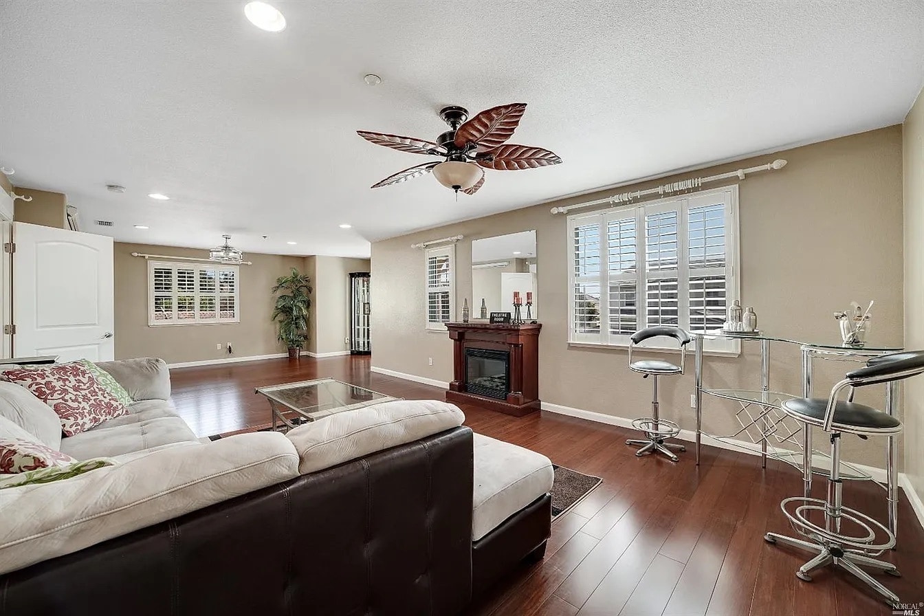 Building Photo - 332 Ring Neck St