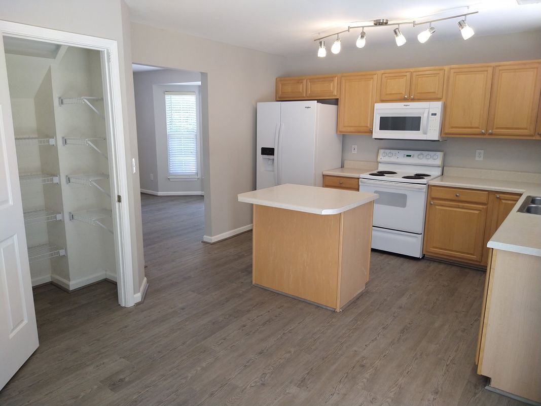 Building Photo - 118 Morell Dr