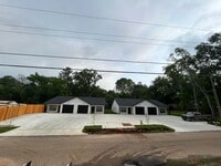 Building Photo - 3 Bed 2 Bath Duplex Close to SFA!!!
