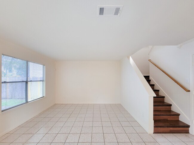 Building Photo - 11810 Rolling Stream Dr