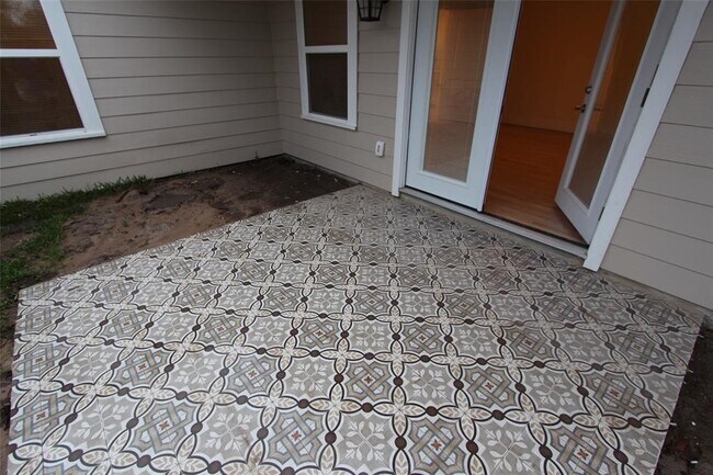 Building Photo - 6529 Schiller St