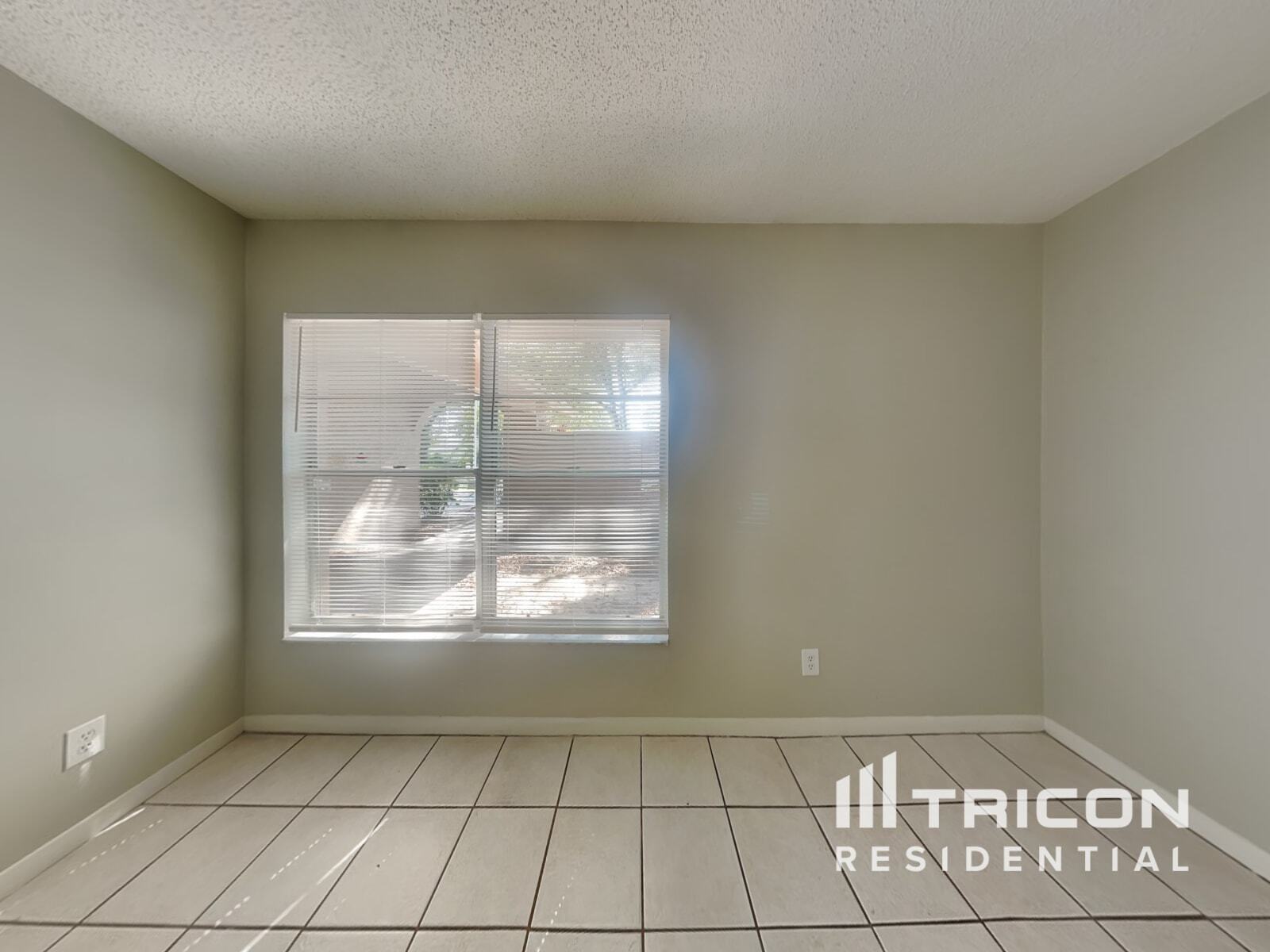 Building Photo - 3206 Shady Glen Cir