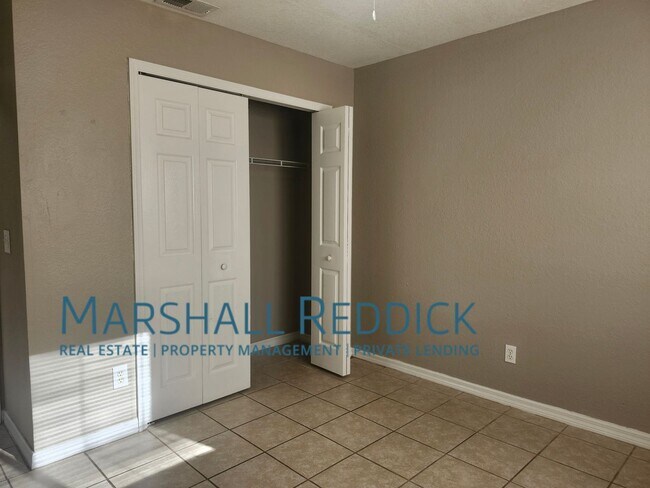 Building Photo - 3 BED 2 BATH SINGLE FAMILY HOME ON FRESH WATER CANAL WITH DOCK