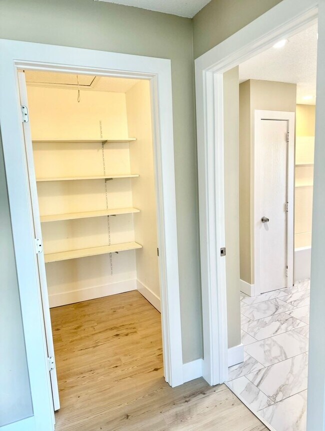 Building Photo - 21 Camp St