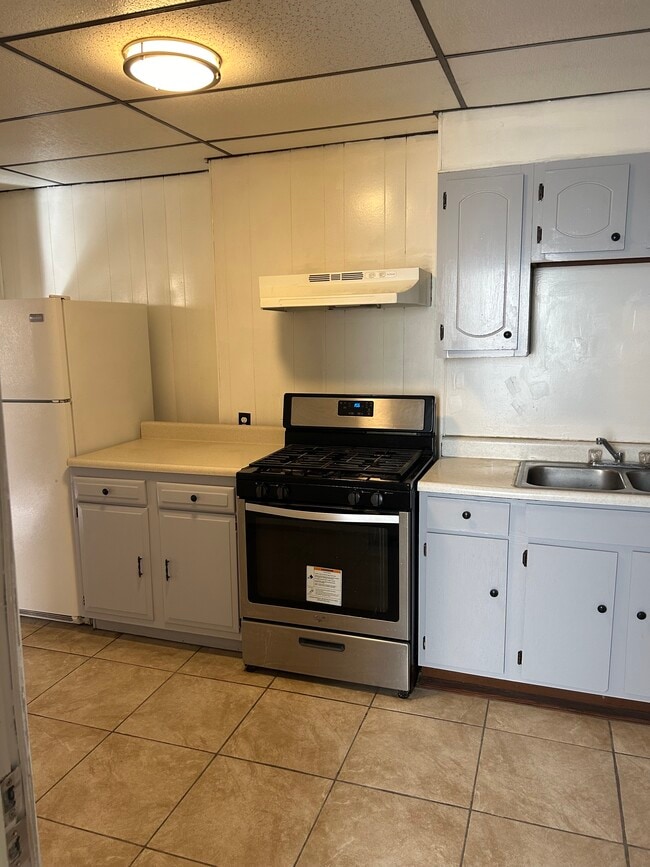 Building Photo - 1908 4th Ave