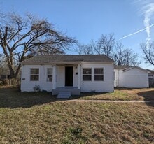 Building Photo - 823 W 9th St