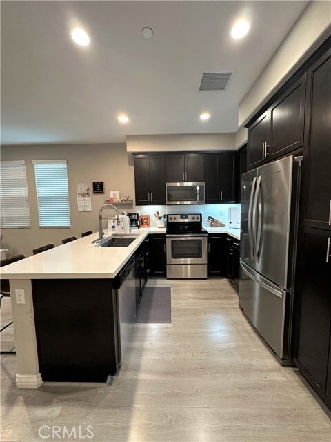 Building Photo - 5861 Rostrata Ave